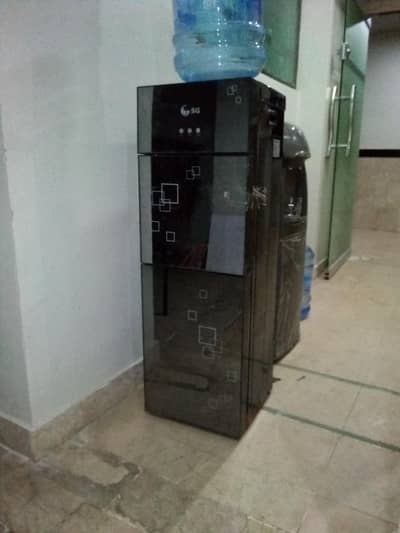 water dispenser hot & cold
