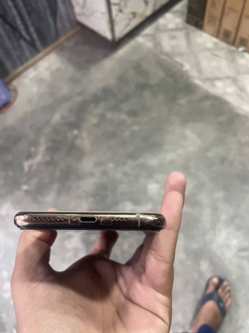 Apple iPhone 11 Pro Max 1