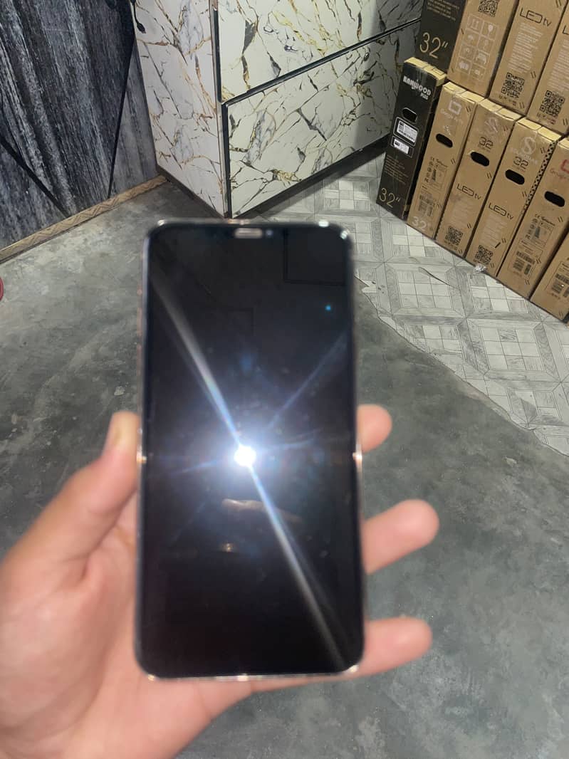 Apple iPhone 11 Pro Max 4