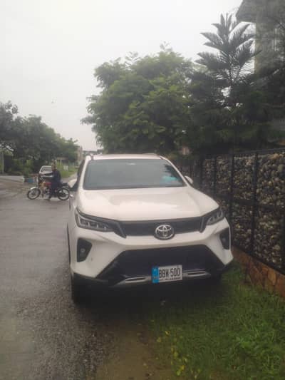 Toyota Fortuner Legender 2023