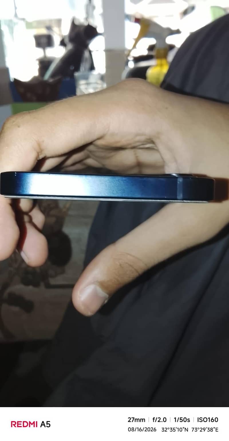 Apple iPhone 12 3