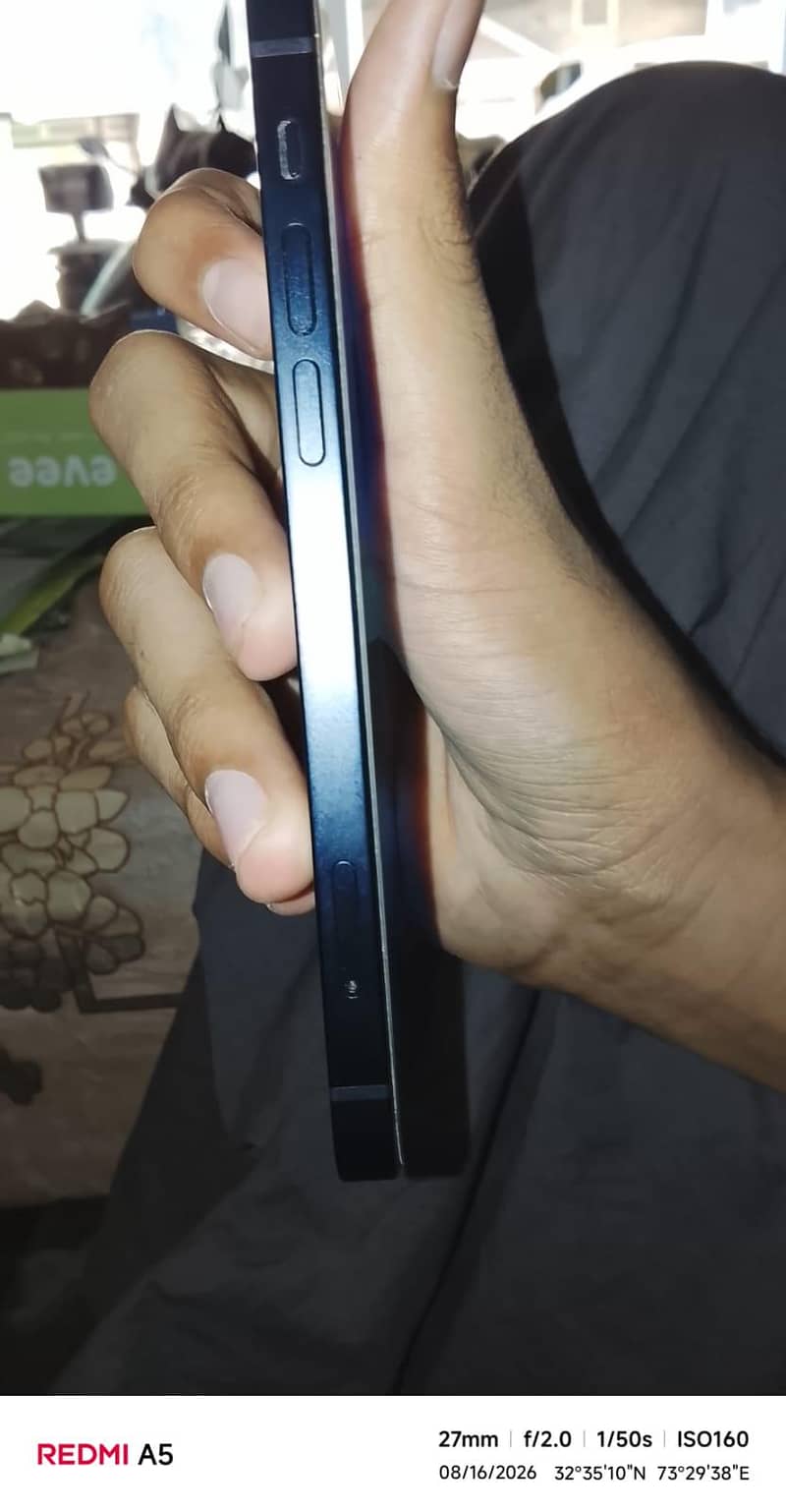 Apple iPhone 12 6