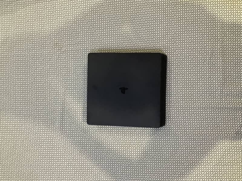 PS4 1TB 0
