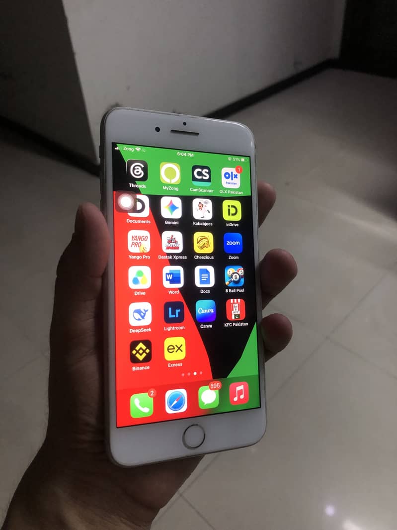 Apple iPhone 8 Plus 0