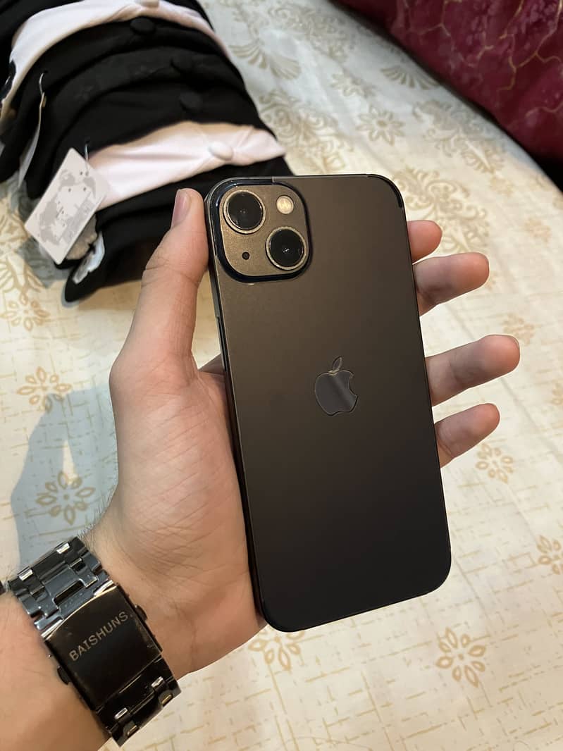 Apple iPhone 13 1