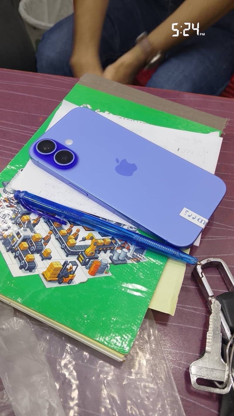Apple iPhone 16 0