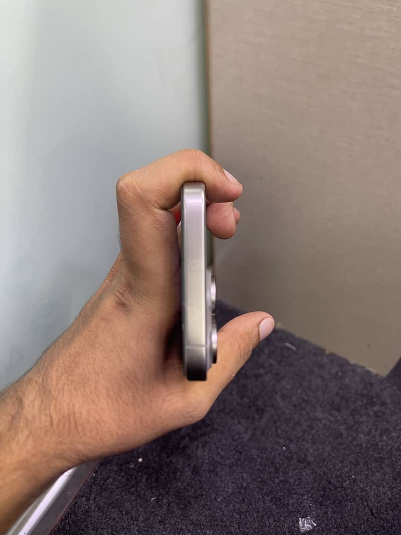 Apple iPhone 15 Pro Max 1