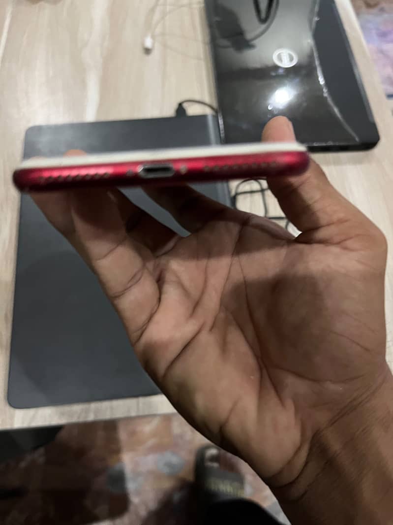 Apple iPhone 7 Plus 0