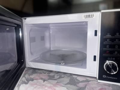 Sell microwave oven  model DW 390 s