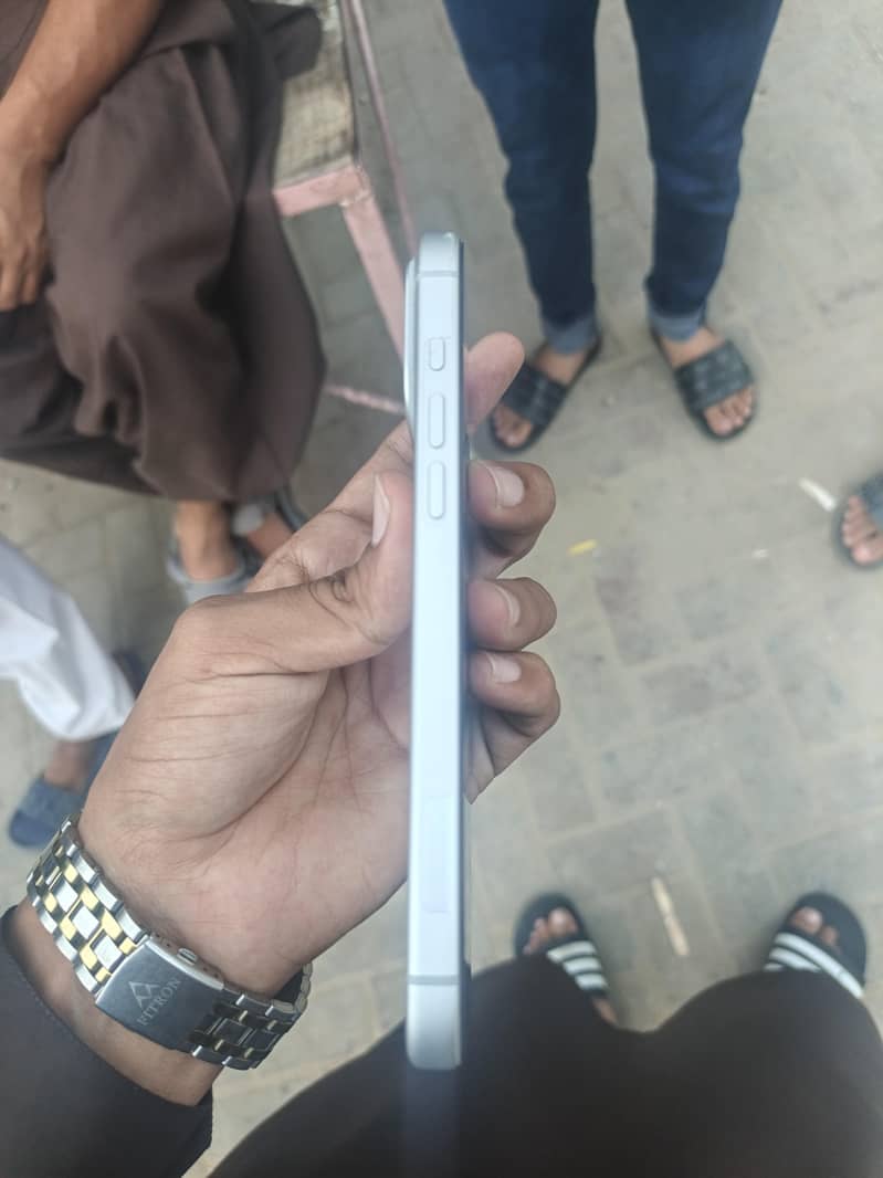 Apple iPhone 17 Pro Max 3
