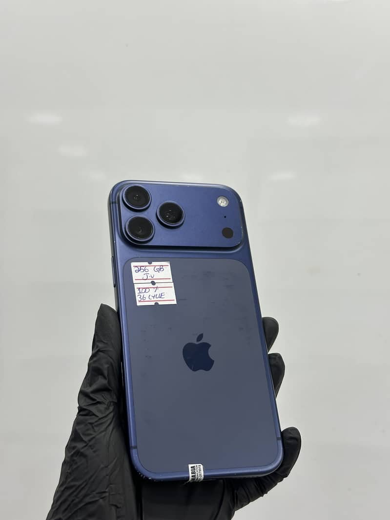 Apple iPhone 17 Pro Max 0