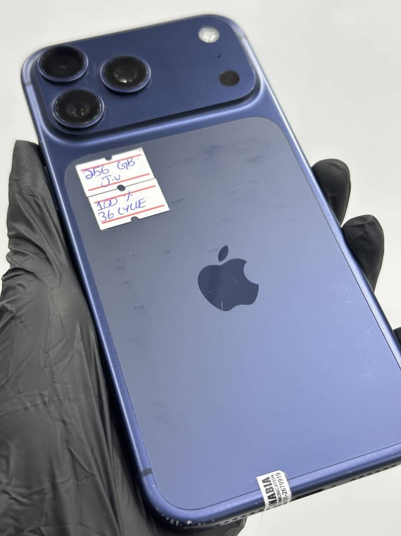 Apple iPhone 17 Pro Max 3