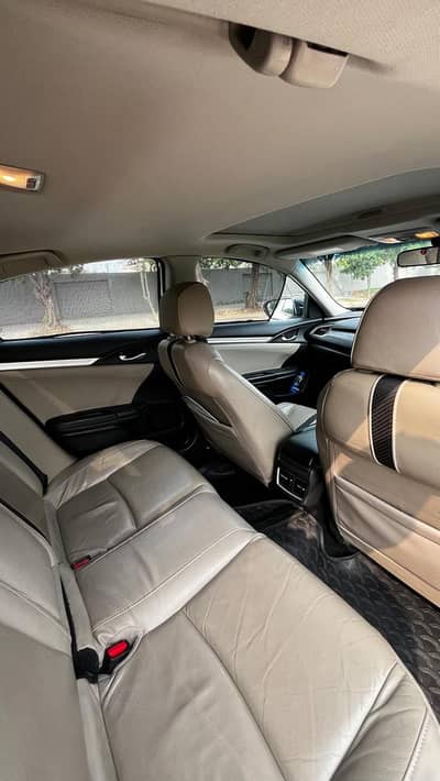 Honda Civic UG Oriel 2018 red meter