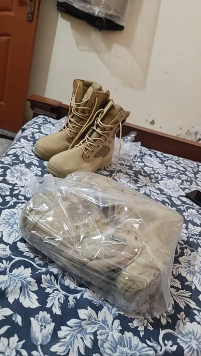 Commando shoes