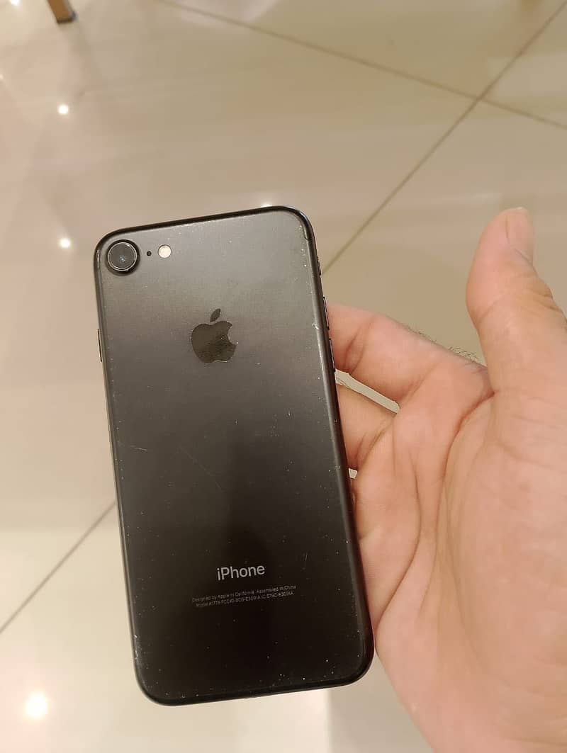 Apple iPhone 7 Plus 0