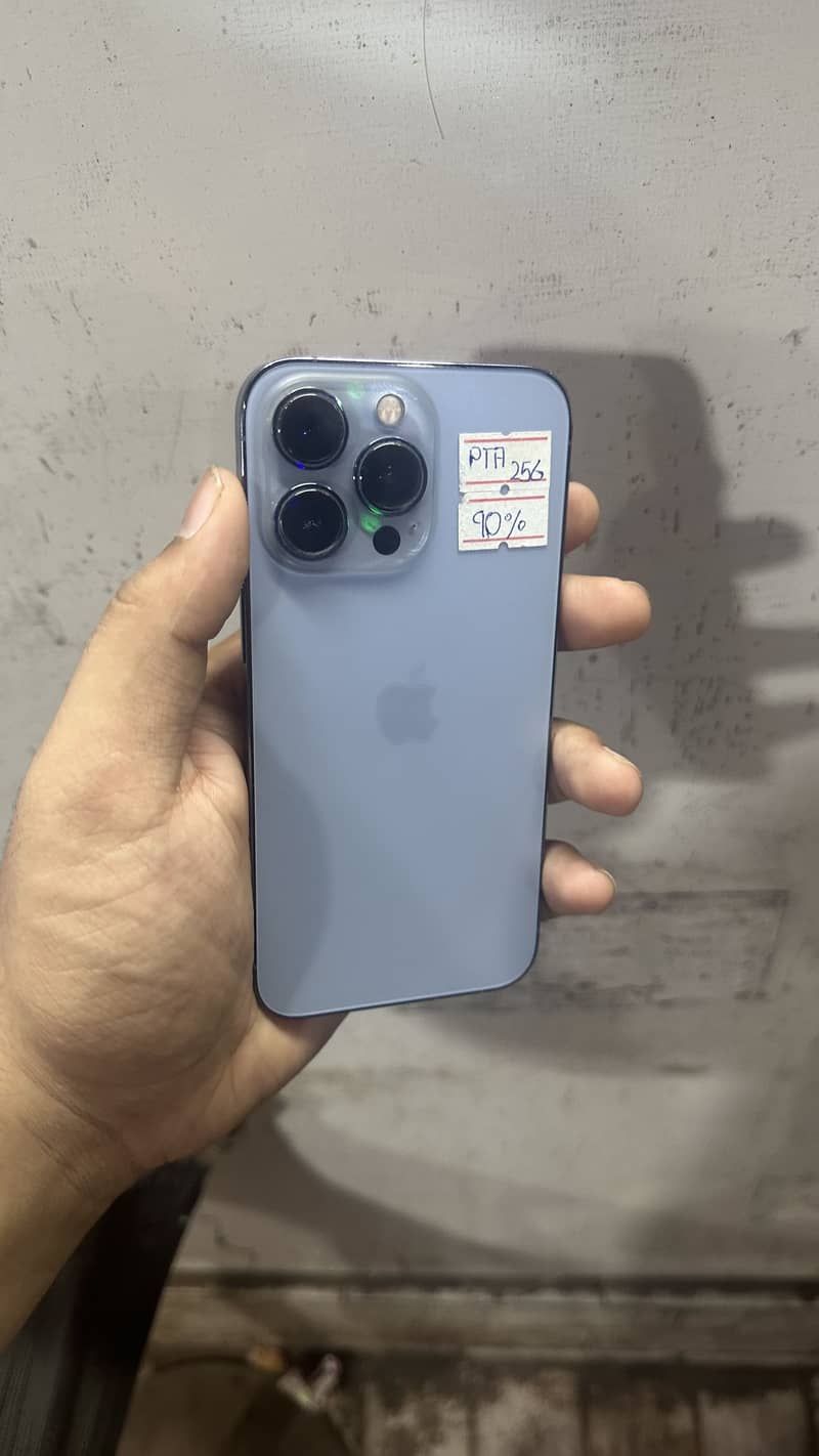 Apple iPhone 13 Pro 2