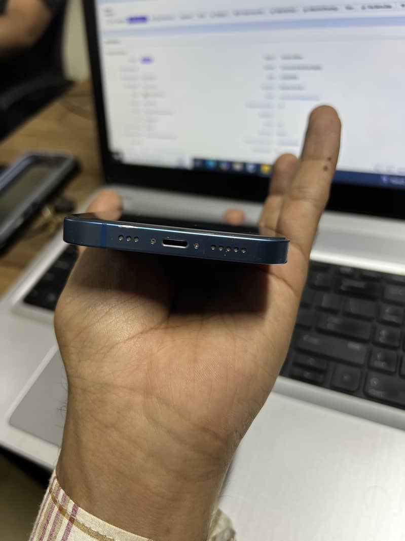 Apple iPhone 13 1