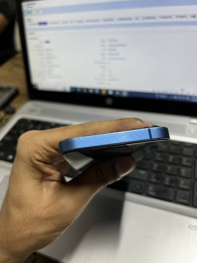 Apple iPhone 13 3