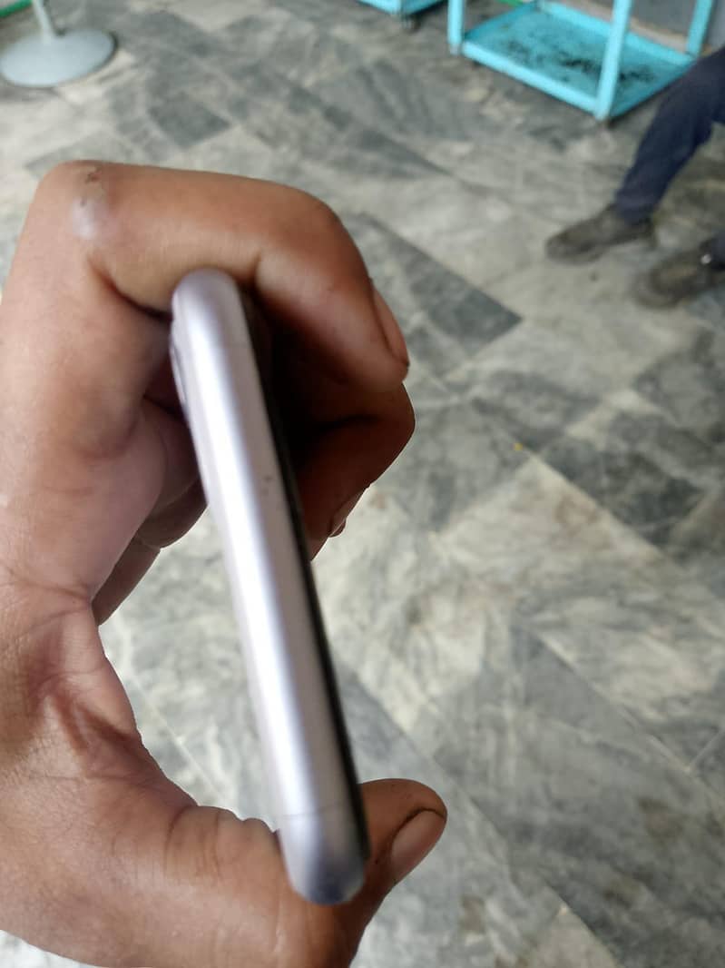Apple iPhone 11 2
