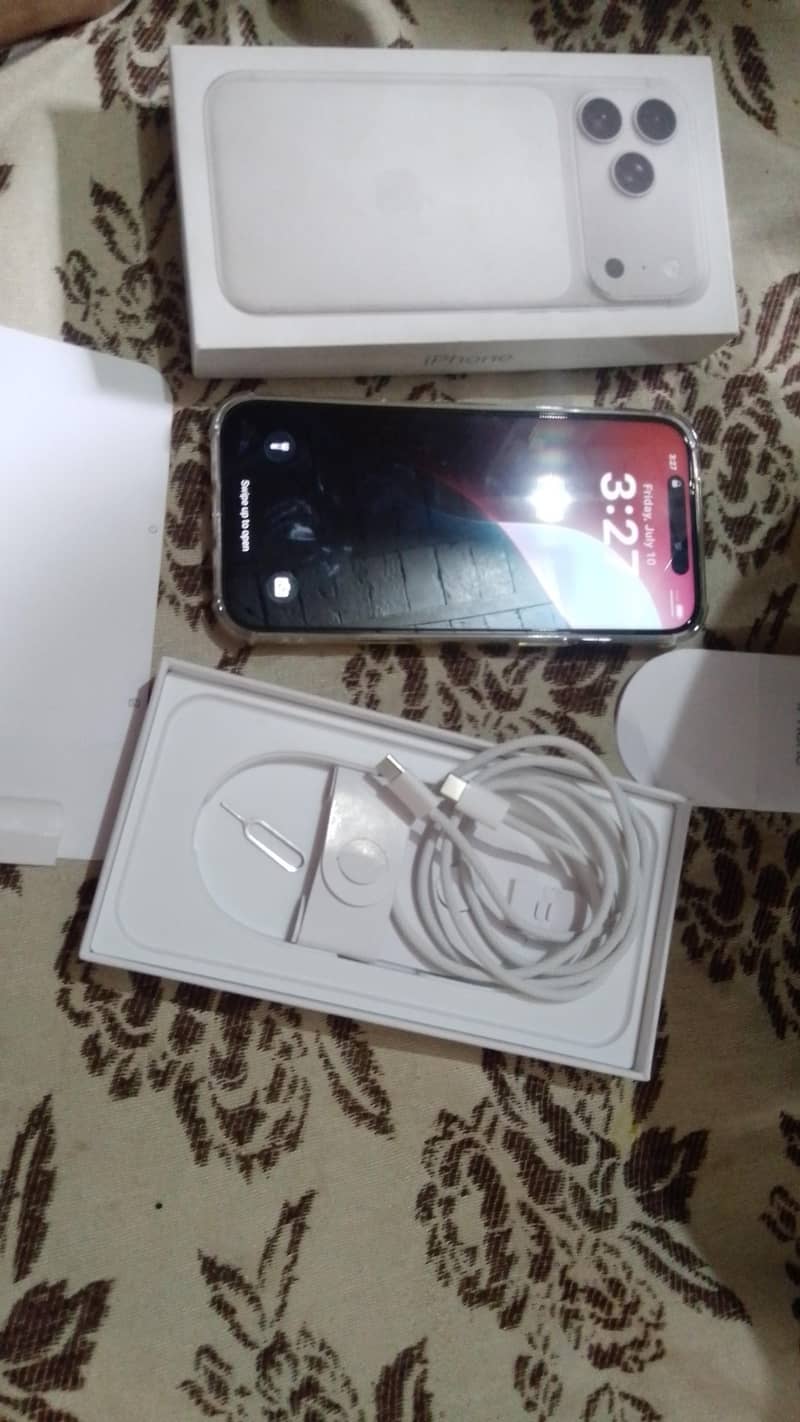 Apple iPhone 17 Pro Max 1