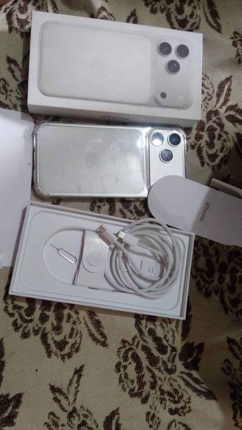 Apple iPhone 17 Pro Max 2