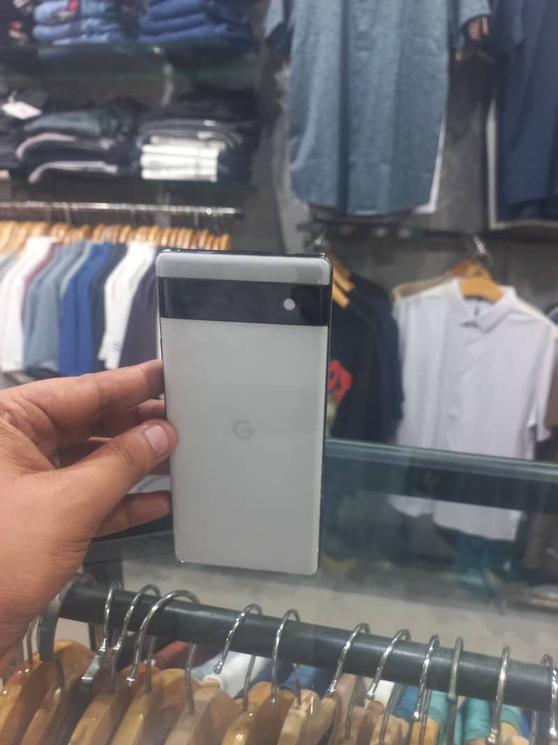 Google Pixel 6a 1