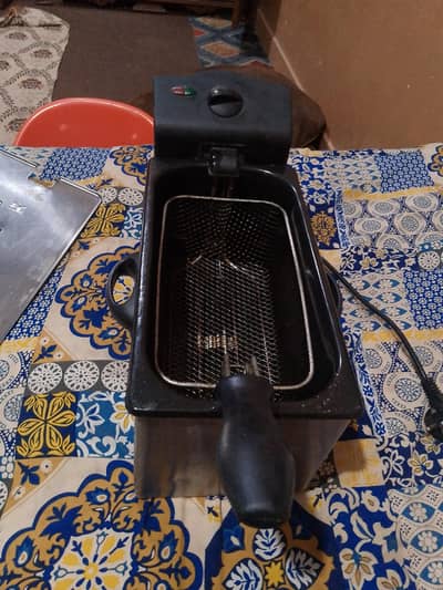 electric fryer in good condition