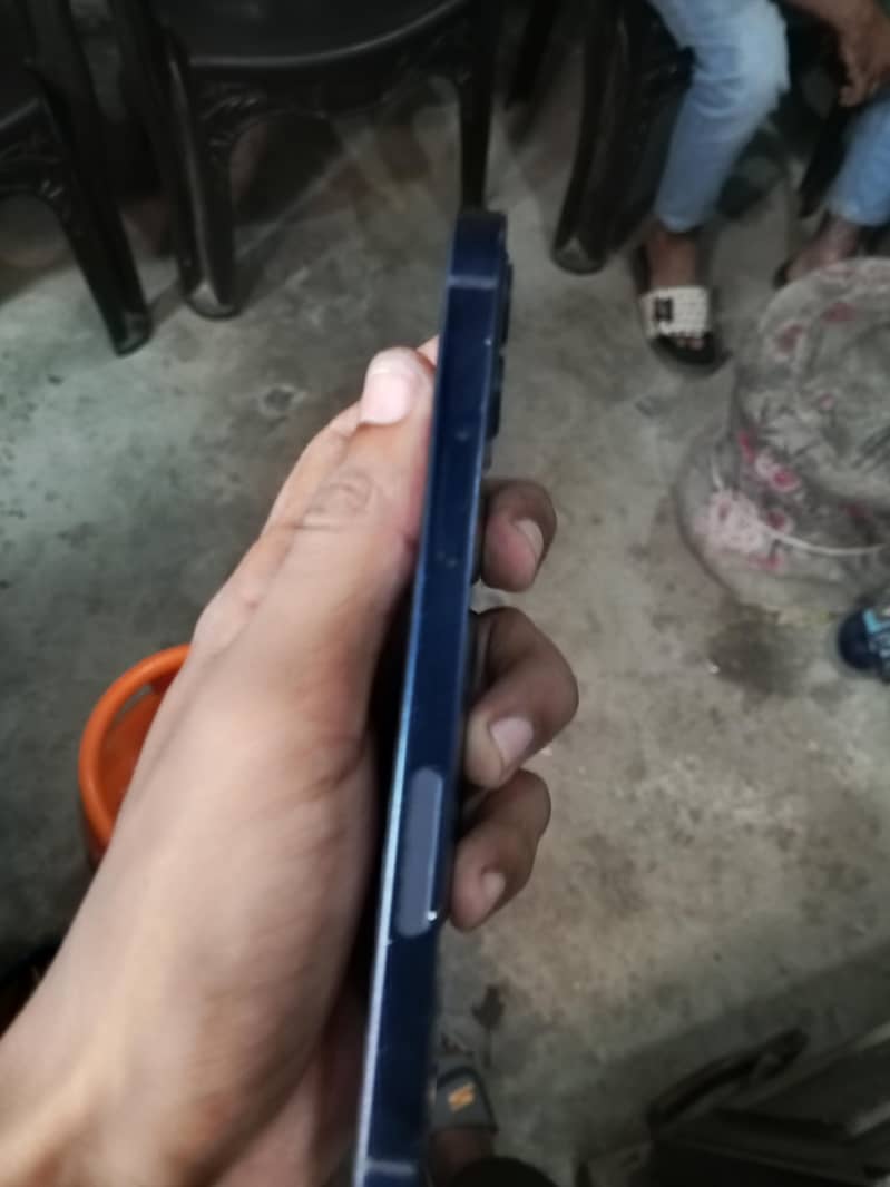 Apple iPhone 12 1