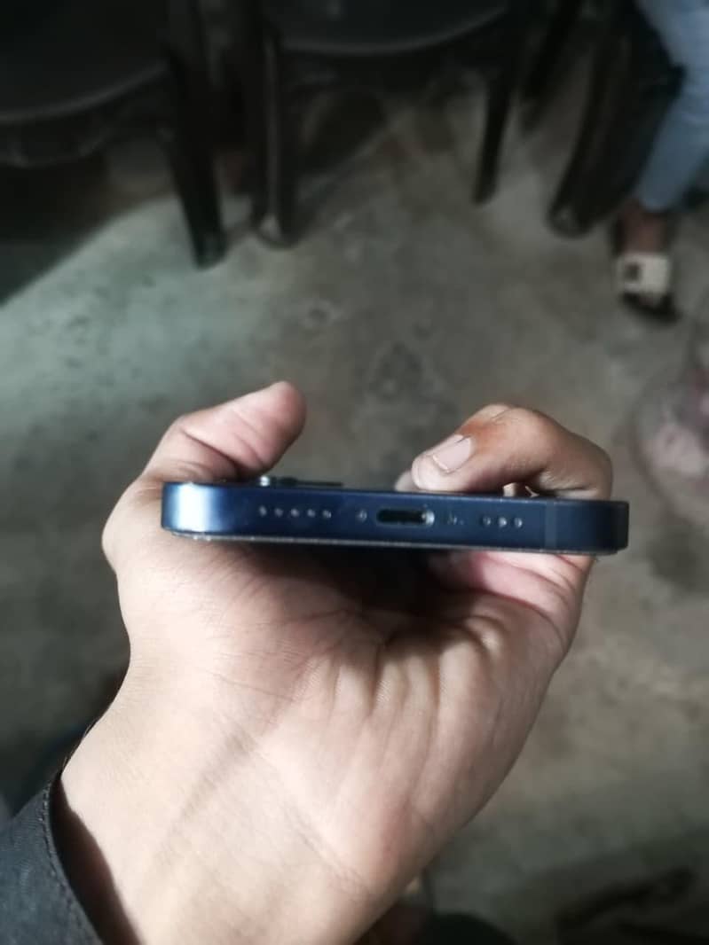 Apple iPhone 12 5