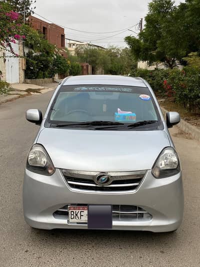 Daihatsu Mira 2012