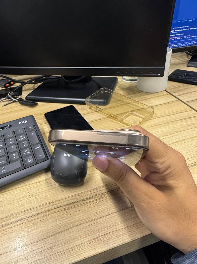 Apple iPhone 16 Pro 1