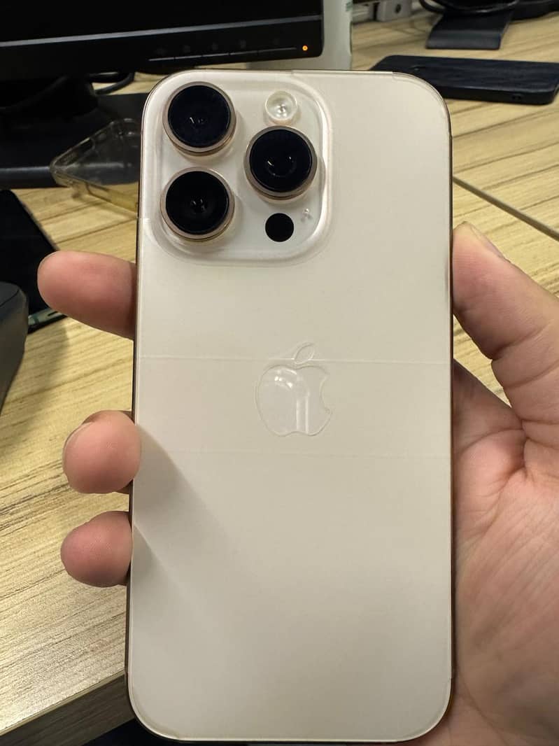 Apple iPhone 16 Pro 2