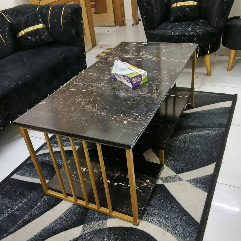 Sofa and Decor 0