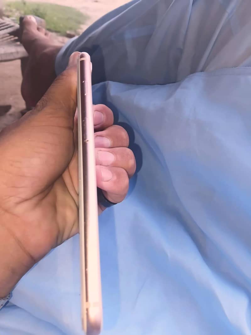 Apple iPhone 8 Plus 4