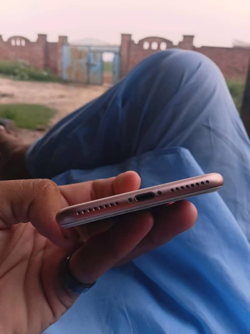 Apple iPhone 8 Plus 6