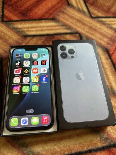 Apple iPhone 13 Pro Max With Box Charger.
