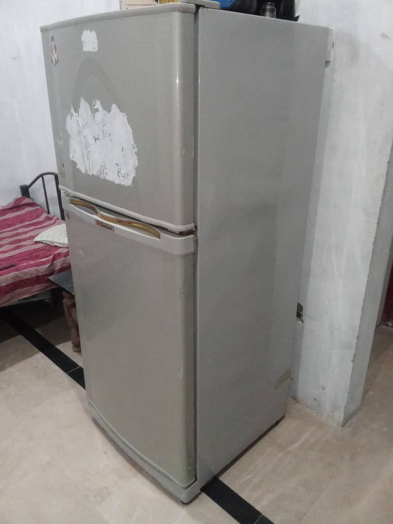 Refrigerator 0