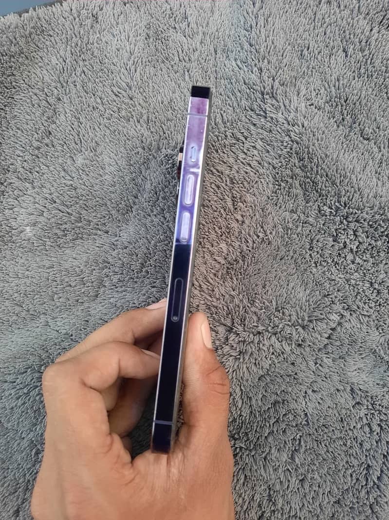 Apple iPhone 14 Pro 2