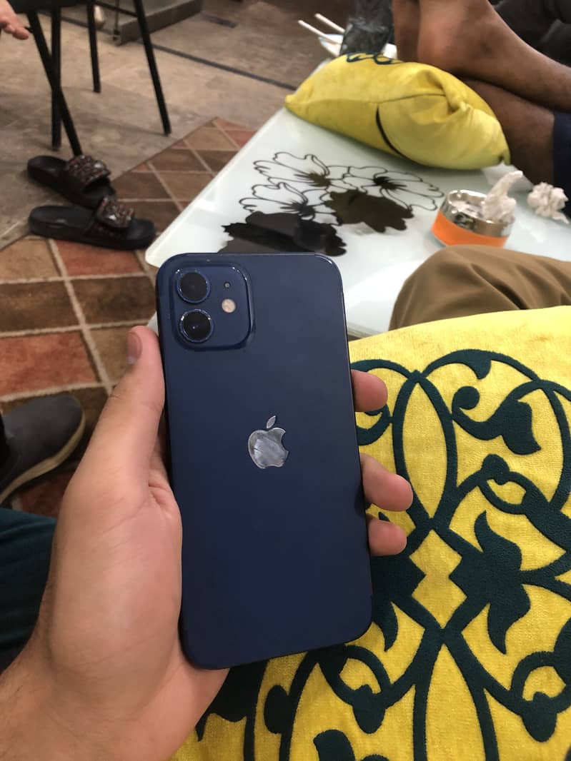 Apple iPhone 12 6