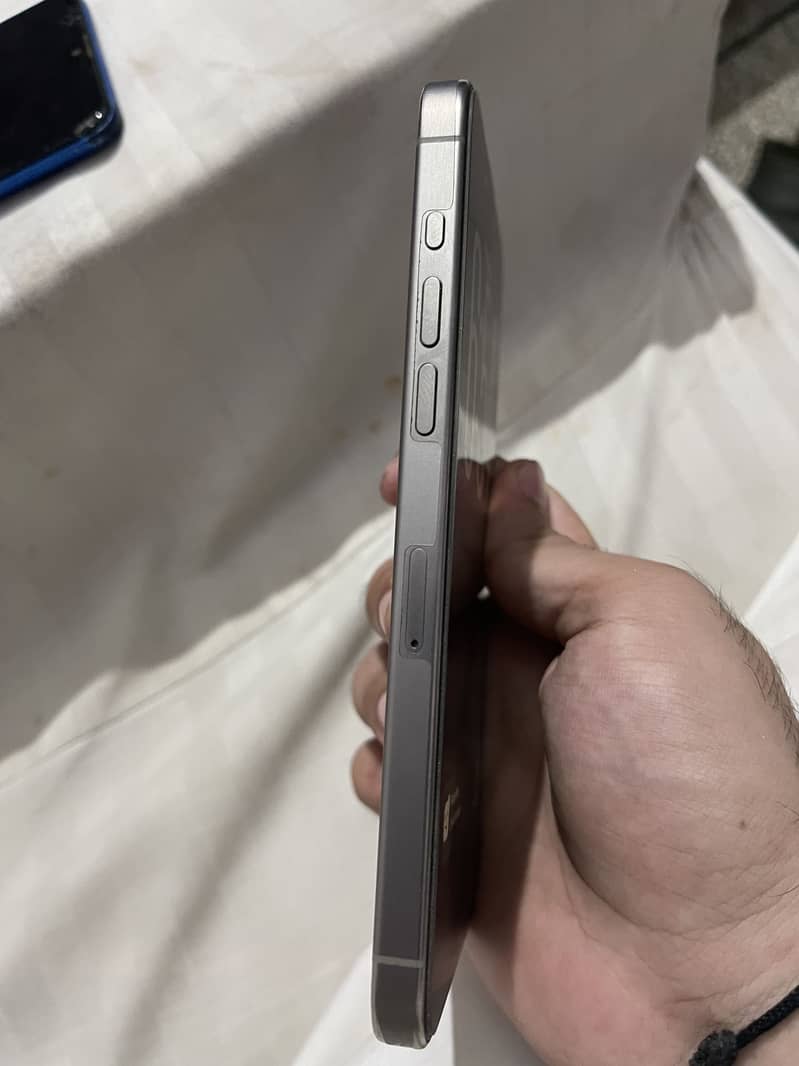 Apple iPhone 15 Pro Max 1
