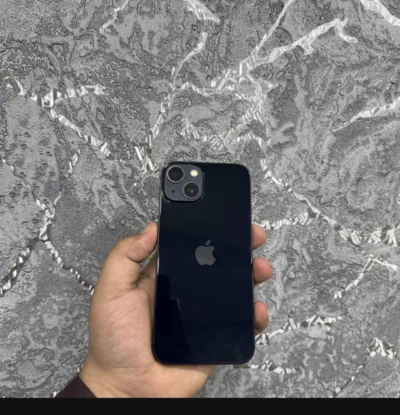 Apple iPhone 13 5