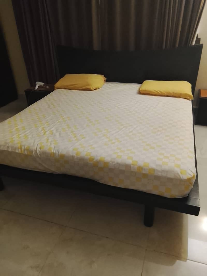 King size bed with dressing table 1