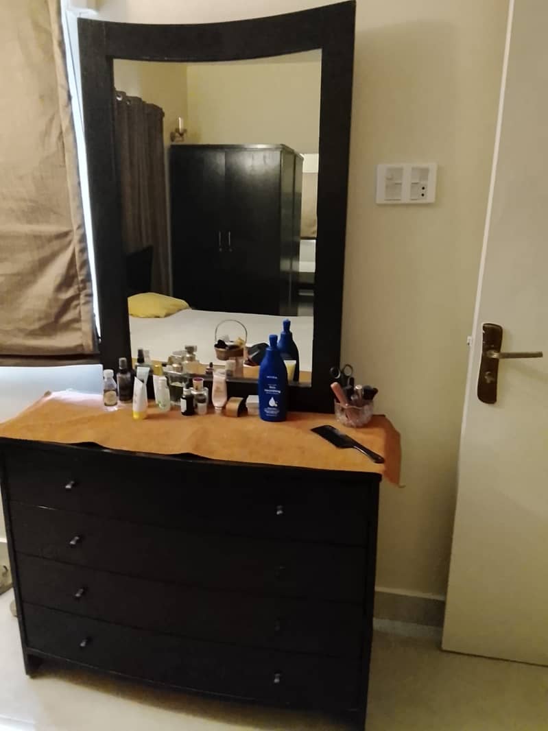 King size bed with dressing table 2