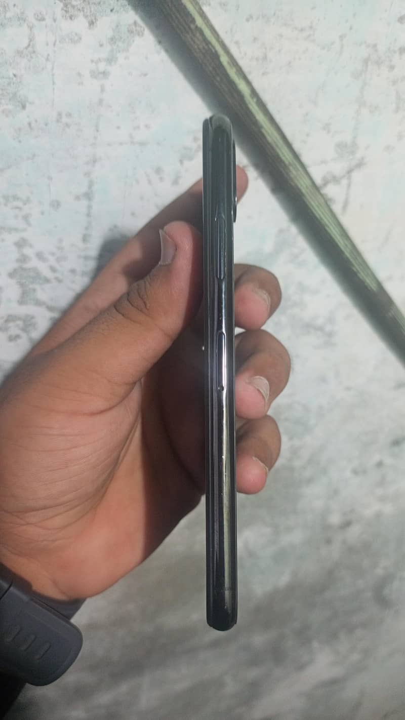 Apple iPhone X 4