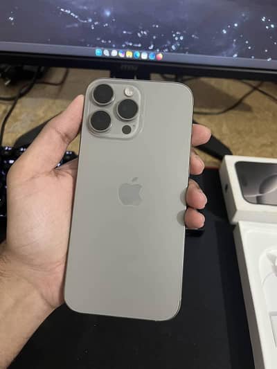 Apple iPhone 16 Pro Max
