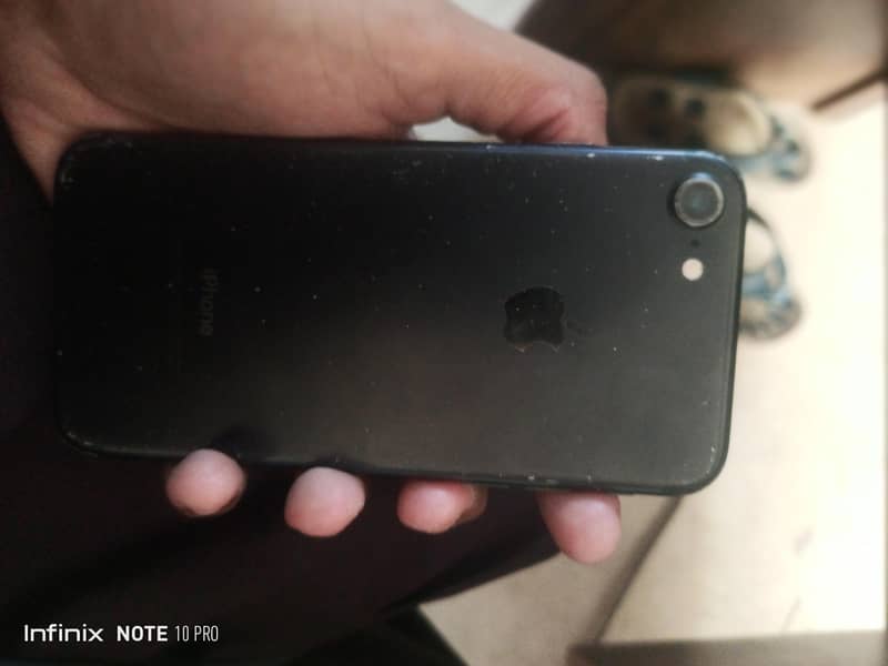 Apple iPhone 7 1