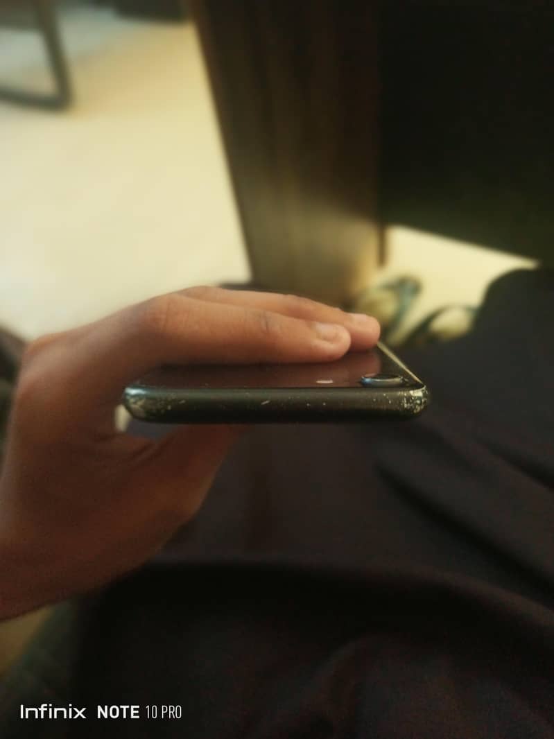 Apple iPhone 7 3