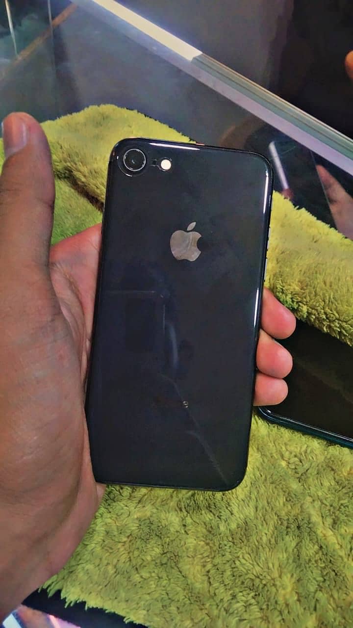 Apple iPhone 8 2