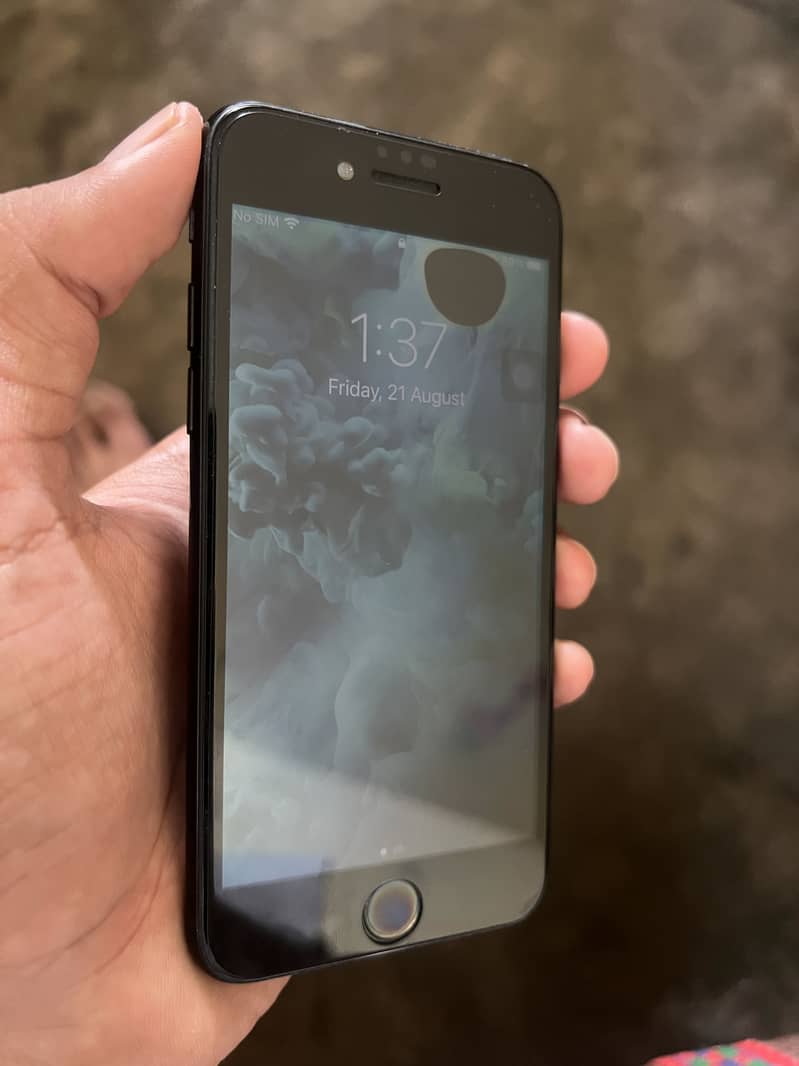 Apple iPhone 7 0