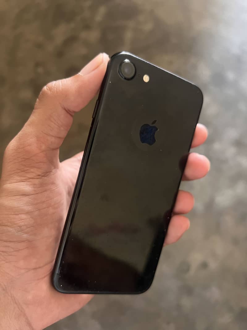 Apple iPhone 7 1
